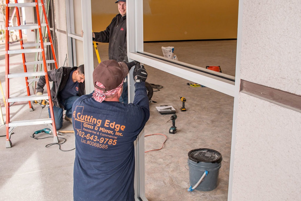 Vinyl Seal Installation - A Cutting Edge Glass and Mirror Of Las Vegas, Nevada