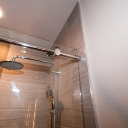 Close-up Skyline Shower Door