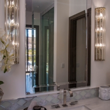 Close-Up Custom Mirror