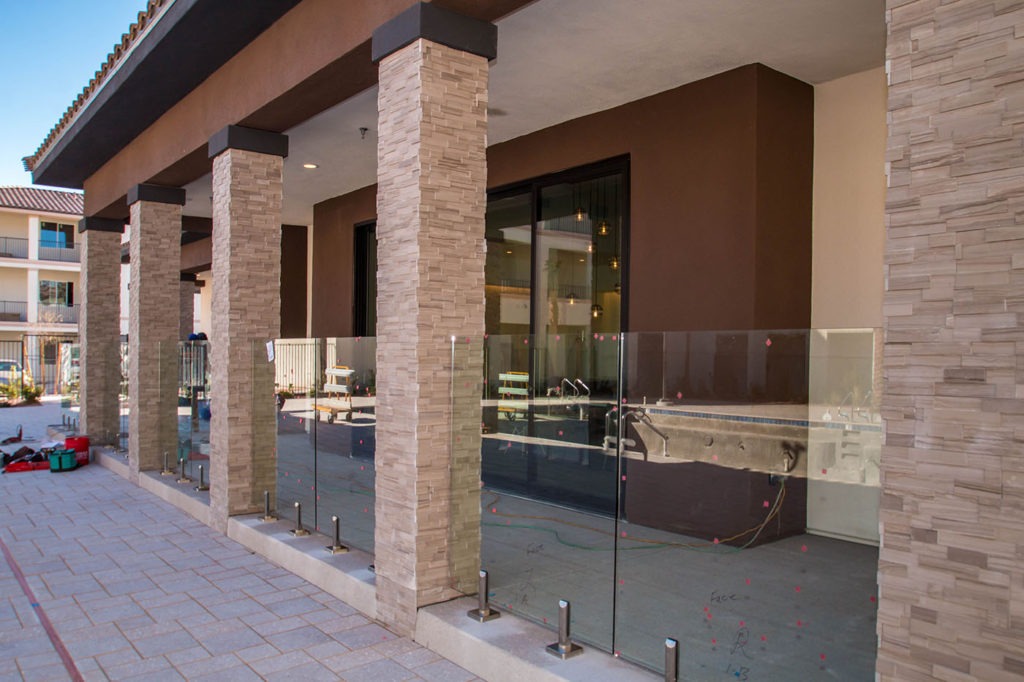 Beautiful Concealed Half Inch Tempered Glass Barrier System