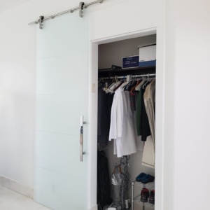 glass, glass barn doors, glass doors, las vegas glaziers, glass barn door, barn door, residential, commercial, sliding series, slider, opaque glass, A Cutting Edge Glass and Mirror, installation, satisfaction, las vegas, nevada, henderson, summerlin
