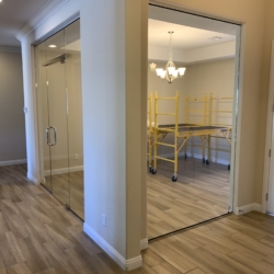 Heavy Glass door system Room