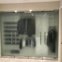 Heavy glass Door