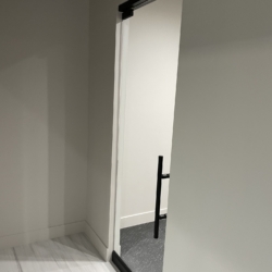 Heavy glass walls and doors in offices Las Vegas
